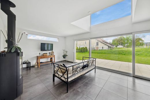 Detached House in La Chaux-de-Fonds, La Chaux-de-Fonds District