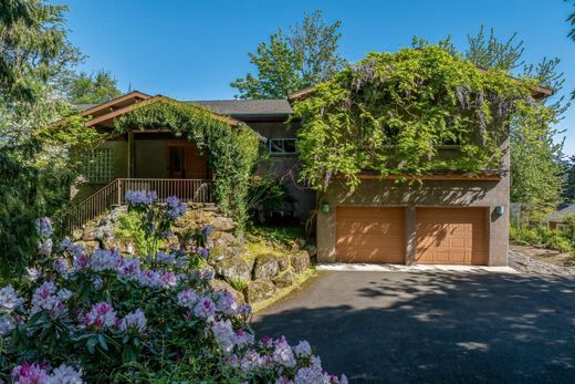 Luxury home in Lake Oswego, Clackamas County