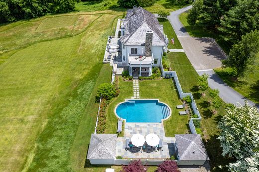 Detached House in Bedford Four Corners, Westchester County