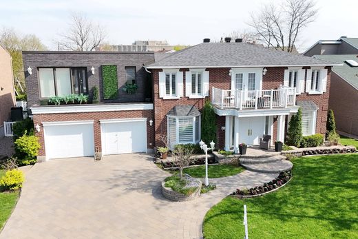 Vrijstaand huis in Vimont, City of Montréal