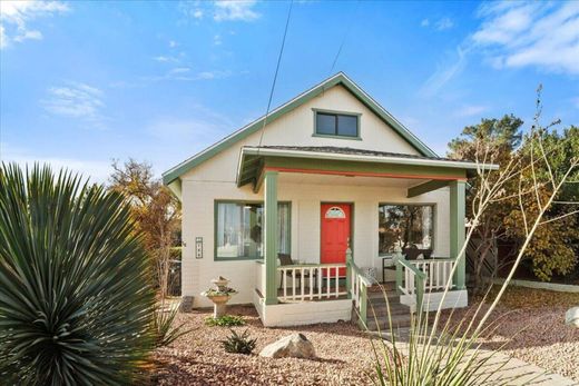 Luxury home in Cottonwood, Yavapai County