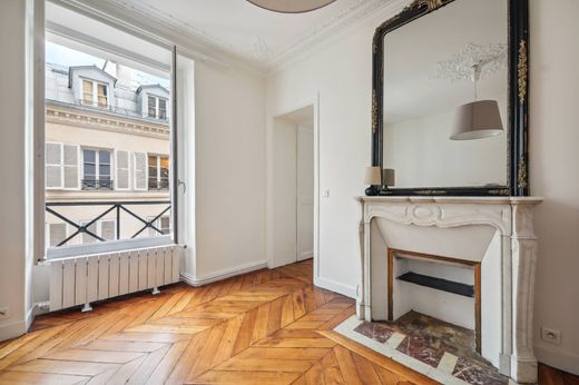Apartment in Champs-Elysées, Madeleine, Triangle d’or, Paris
