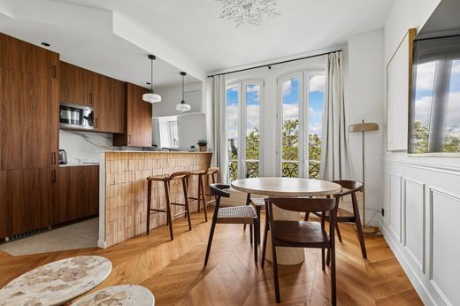 Apartment in Monceau, Courcelles, Ternes, Paris