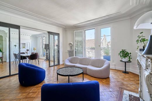 Apartment in Lille, North