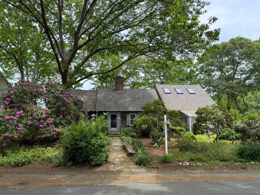 Detached House in Falmouth, Barnstable County