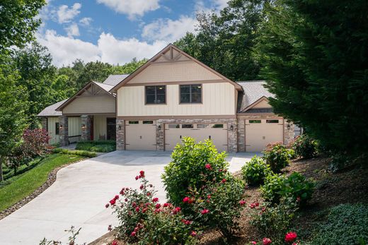 Detached House in Fletcher, Henderson County