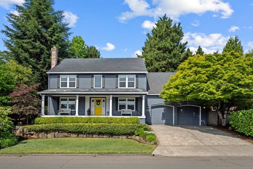 Luxury home in Lake Oswego, Clackamas County