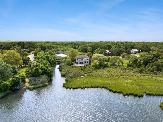 Detached House in East Hampton, Suffolk County