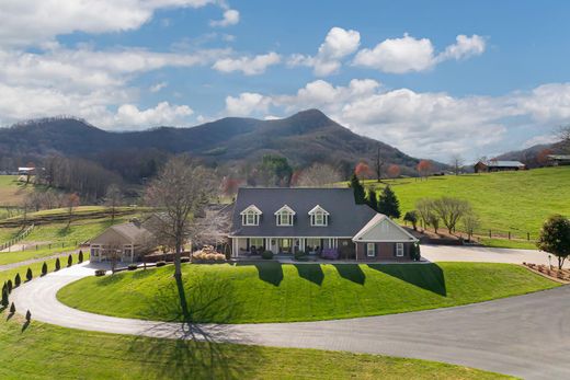 Detached House in Waynesville, Haywood County