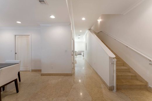 Dom miejski w Miami, Miami-Dade County