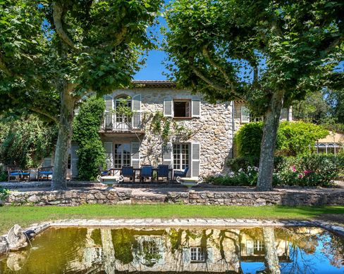 Detached House in Châteauneuf-Grasse, Alpes-Maritimes