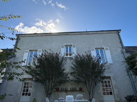 Vrijstaand huis in La Chapelle-Saint-Mesmin, Loiret