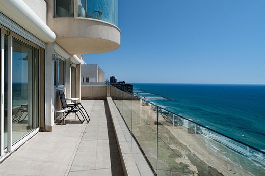 Apartment in Netanya, Central District