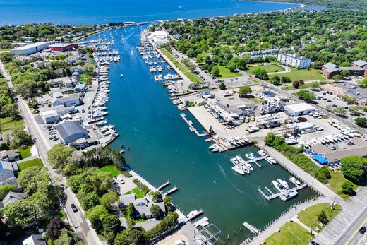 Apartment / Etagenwohnung in Falmouth, Barnstable County
