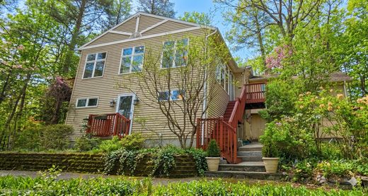 Detached House in Danbury, Fairfield County