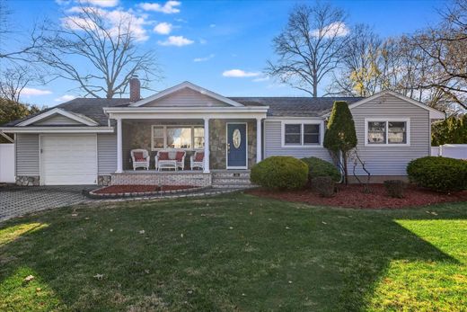Detached House in River Vale, Bergen County