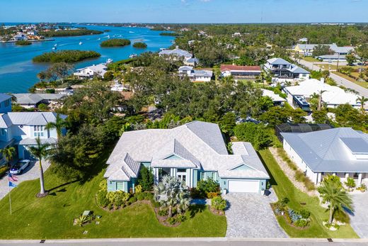 Luxury home in Nokomis, Sarasota County