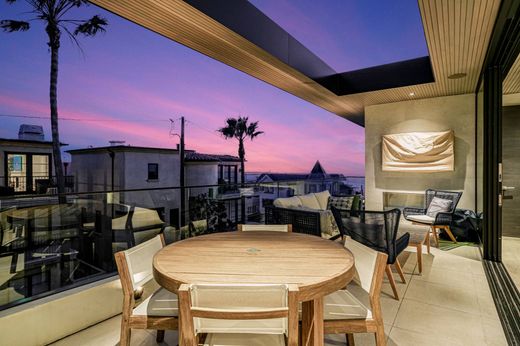 Townhouse in Manhattan Beach, Los Angeles County