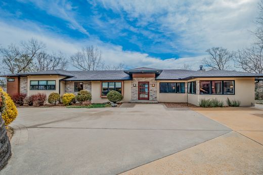 Detached House in Rogers, Benton County