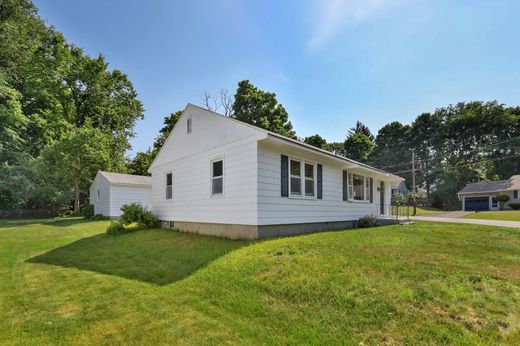 Detached House in Pittsfield, Berkshire County