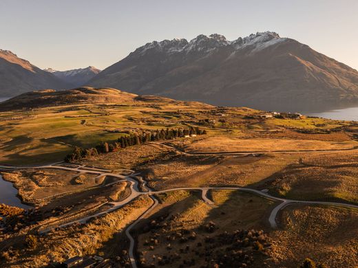 Land in Queenstown, Queenstown-Lakes District