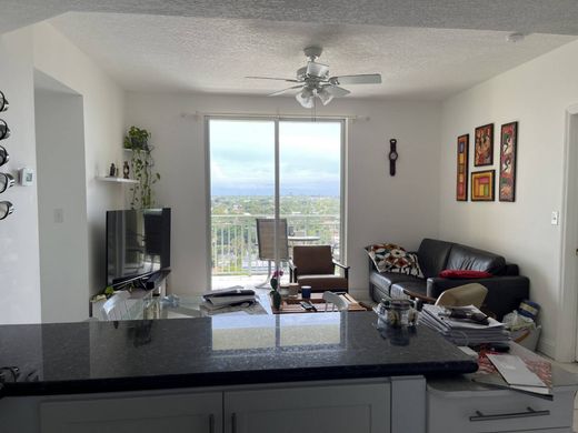 Apartment / Etagenwohnung in Miami, Miami-Dade County