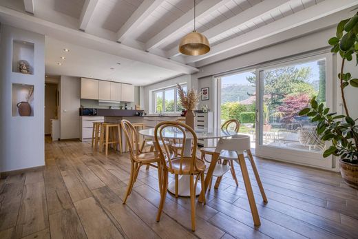 Casa en Annecy-le-Vieux, Alta Saboya