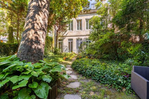 Detached House in Bordeaux, Gironde