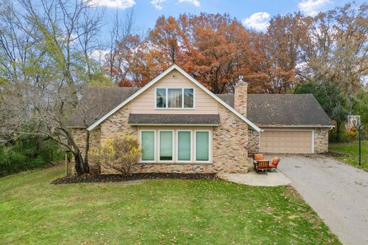 Detached House in North Oaks, Ramsey County