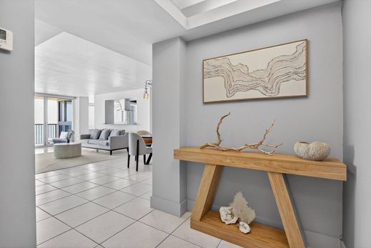 Apartment / Etagenwohnung in Miami Beach, Miami-Dade County