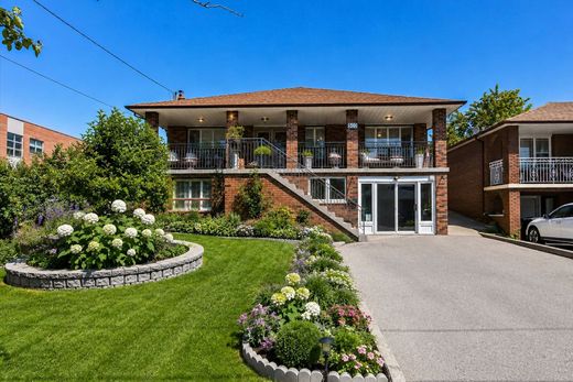 Detached House in Toronto, Ontario