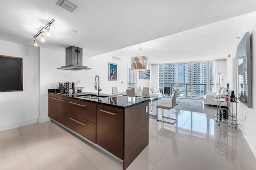 Apartment / Etagenwohnung in Miami, Miami-Dade County