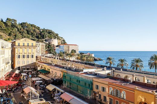 Apartment / Etagenwohnung in Nizza, Alpes-Maritimes