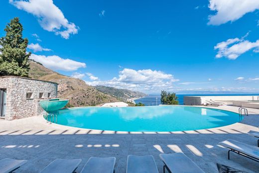 Appartement à Taormina, Messine