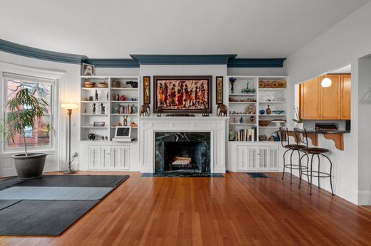 Apartment in Brookline, Norfolk County