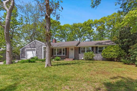 Detached House in Teaticket, Barnstable County