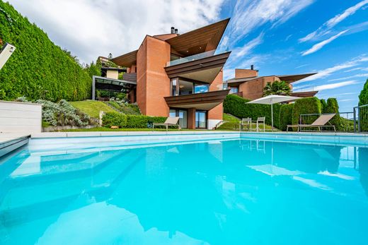 Vrijstaand huis in Cademario, Lugano
