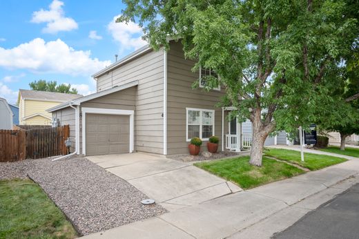 Dom jednorodzinny w Thornton, Adams County