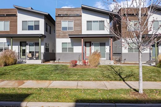 Detached House in Wheat Ridge, Jefferson County
