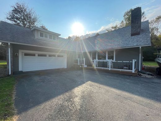 Detached House in Peru, Clinton County