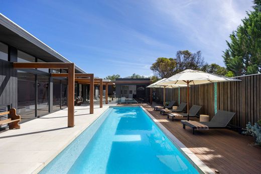 Luxury home in Blairgowrie, Melbourne