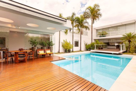 Detached House in Santana de Parnaíba, São Paulo