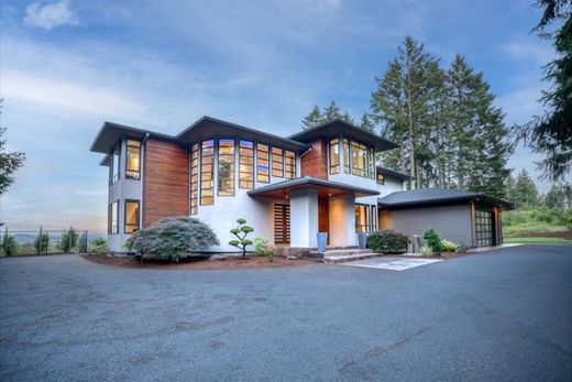 Luxury home in Beaverton, Washington County