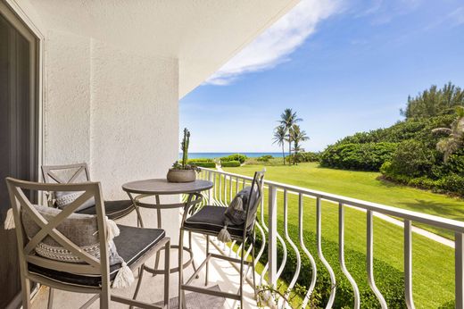 Apartment in Palm Beach, Florida