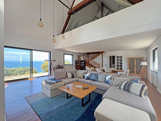 Detached House in Poullan-sur-Mer, Finistère