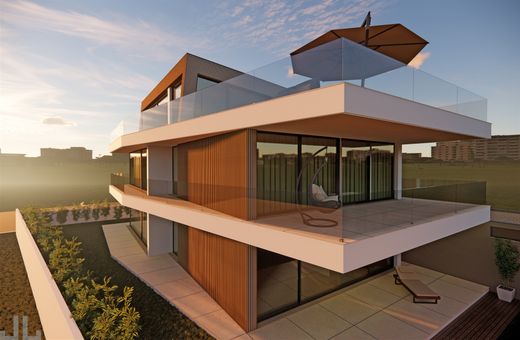 Detached House in Vila Nova de Gaia, Distrito do Porto