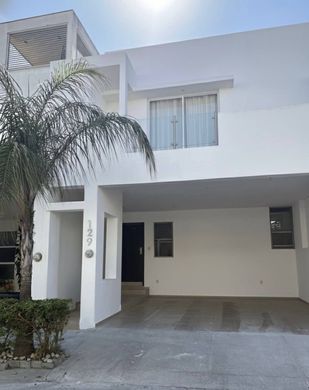 Dom jednorodzinny w Monterrey, Nuevo León