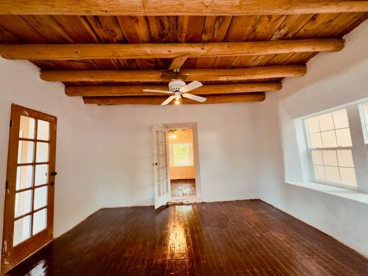 Chimayo, Rio Arriba Countyの一戸建て住宅