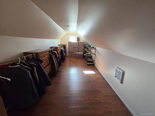 Detached House in Uniondale, Nassau County