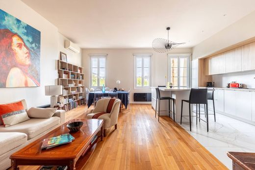 Apartment / Etagenwohnung in Bordeaux, Gironde